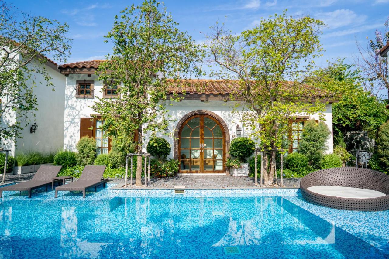 Villa Seville HHQ Buitenkant foto