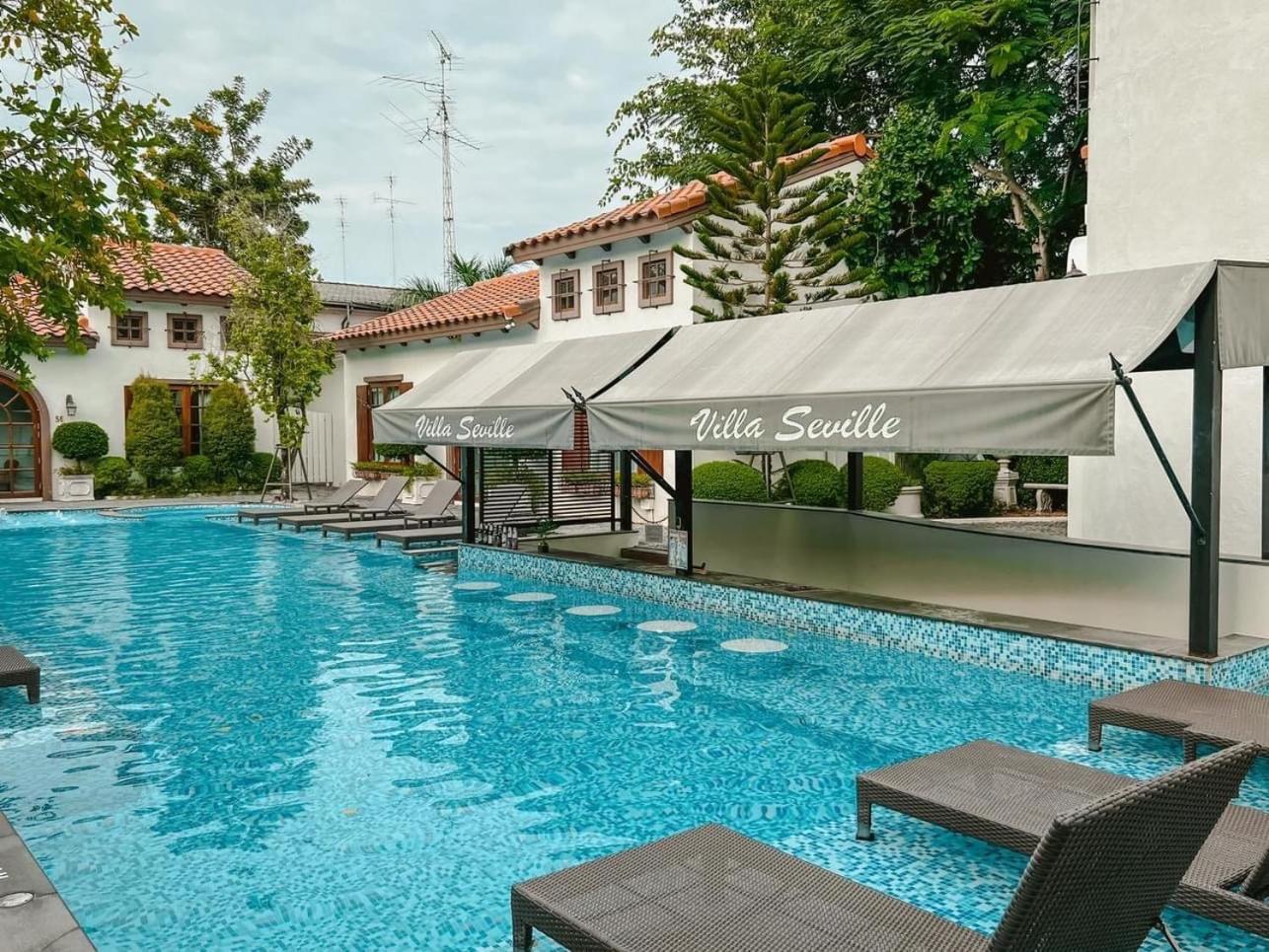 Villa Seville HHQ Buitenkant foto