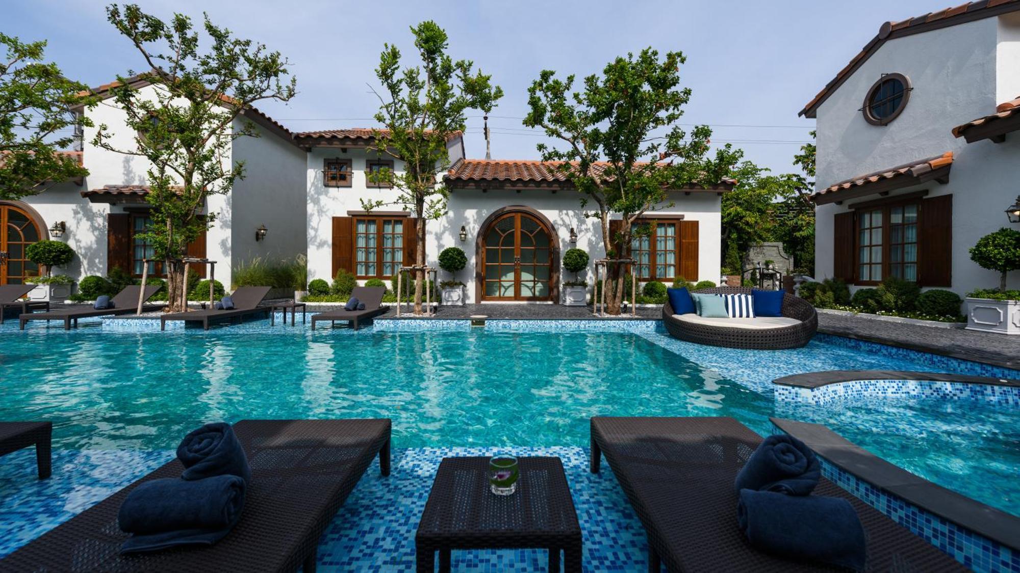 Villa Seville HHQ Buitenkant foto