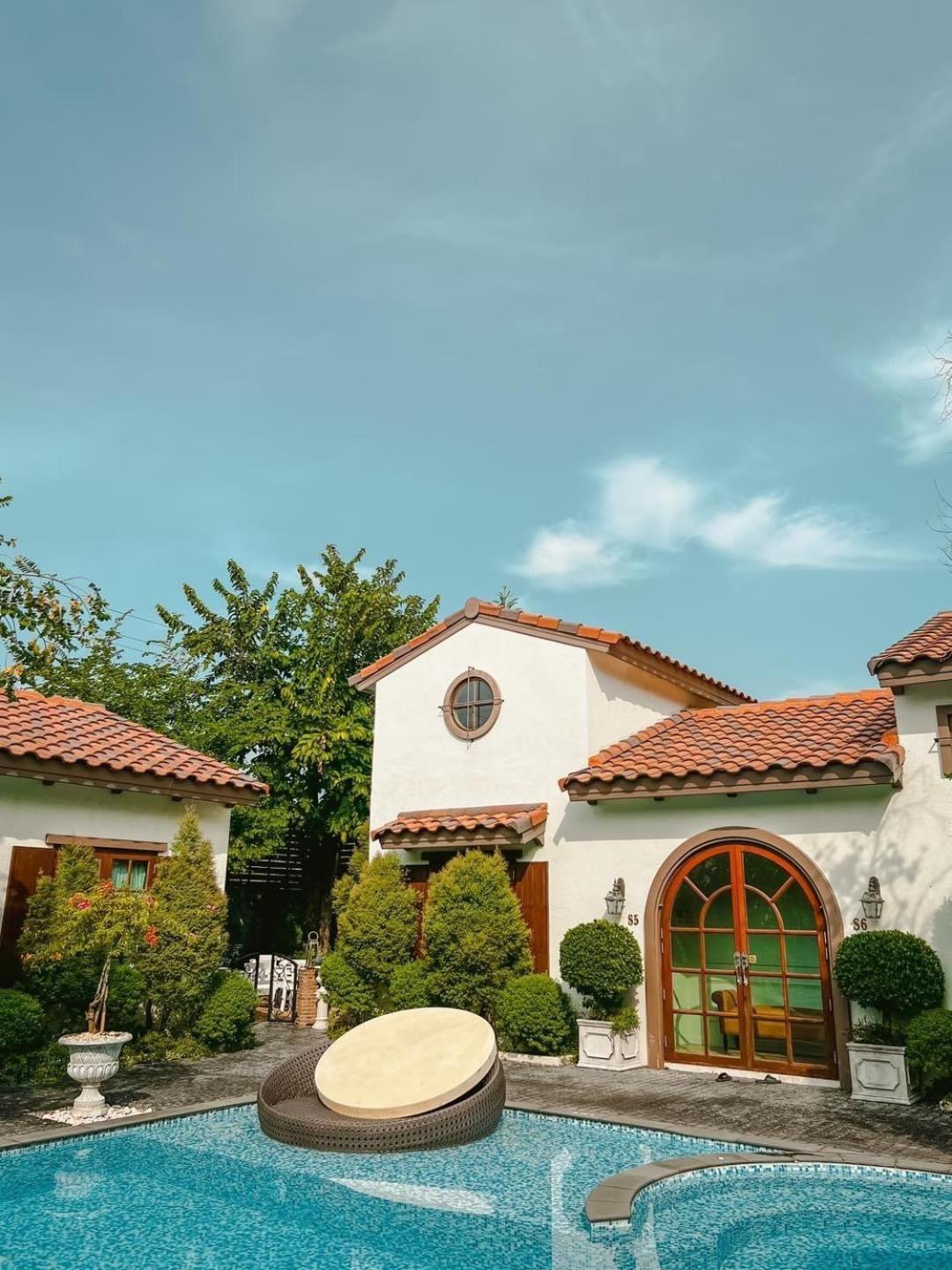 Villa Seville HHQ Buitenkant foto