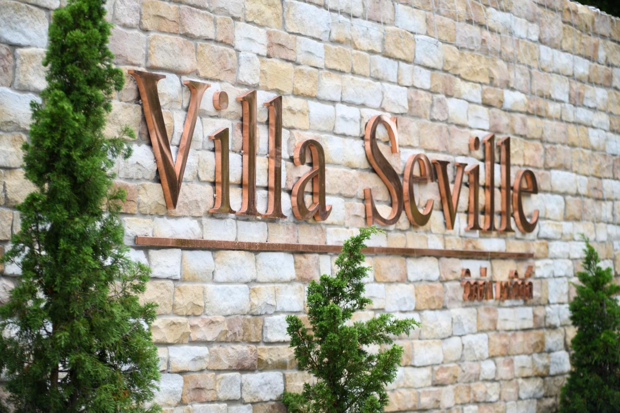 Villa Seville HHQ Buitenkant foto