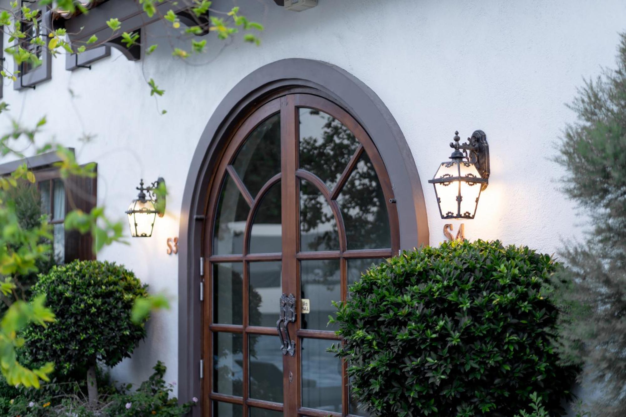 Villa Seville HHQ Buitenkant foto