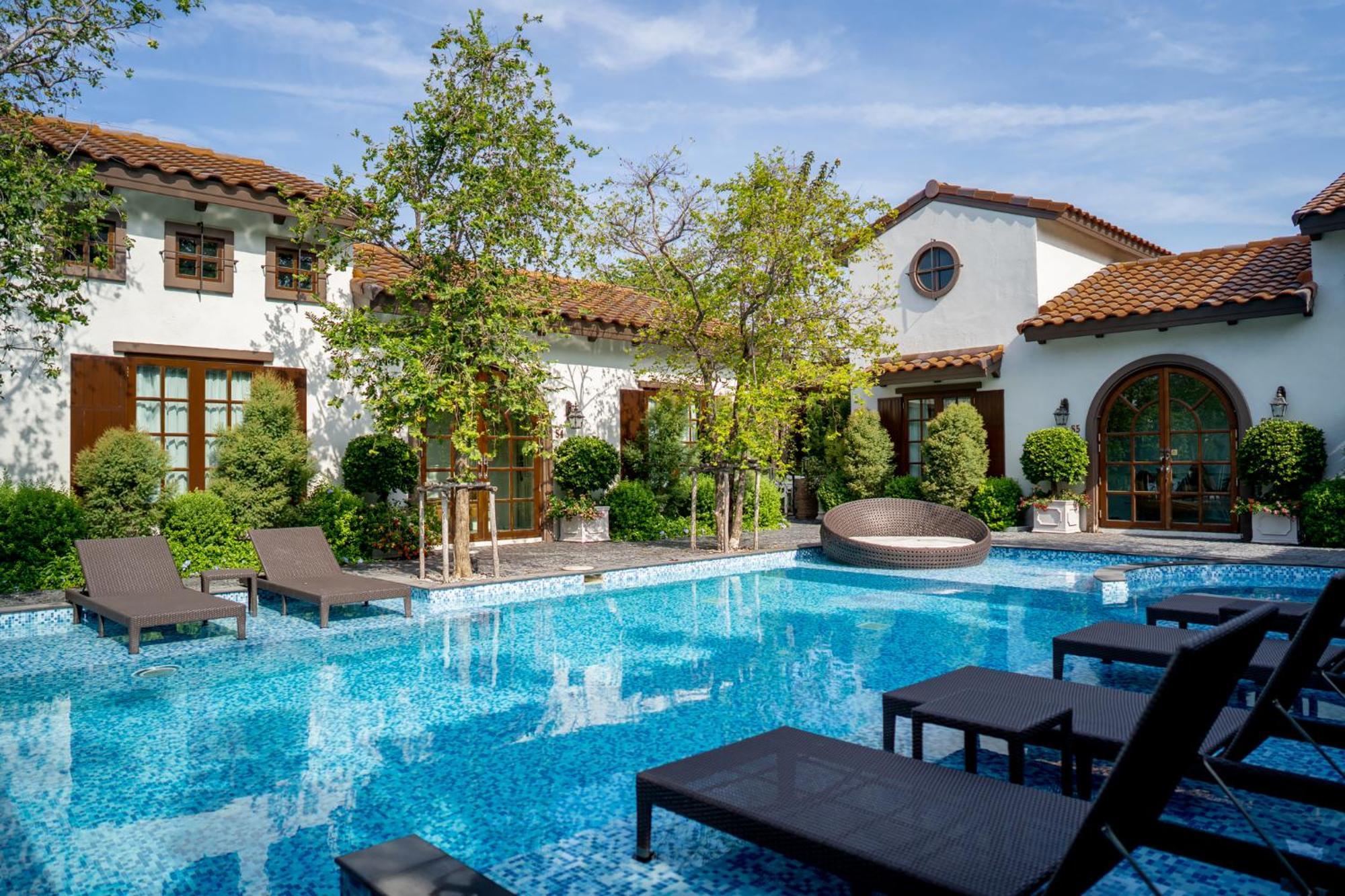 Villa Seville HHQ Buitenkant foto