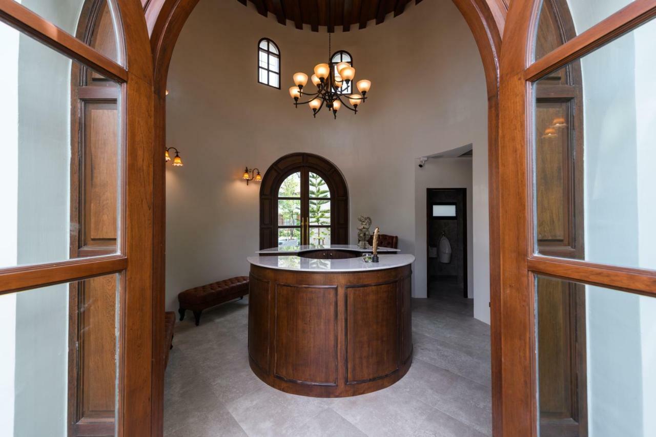 Villa Seville HHQ Buitenkant foto